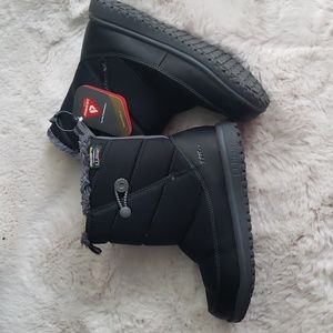 L.L.Bean boys ultra light puffer slip on black winter snow boots size 3 NEW